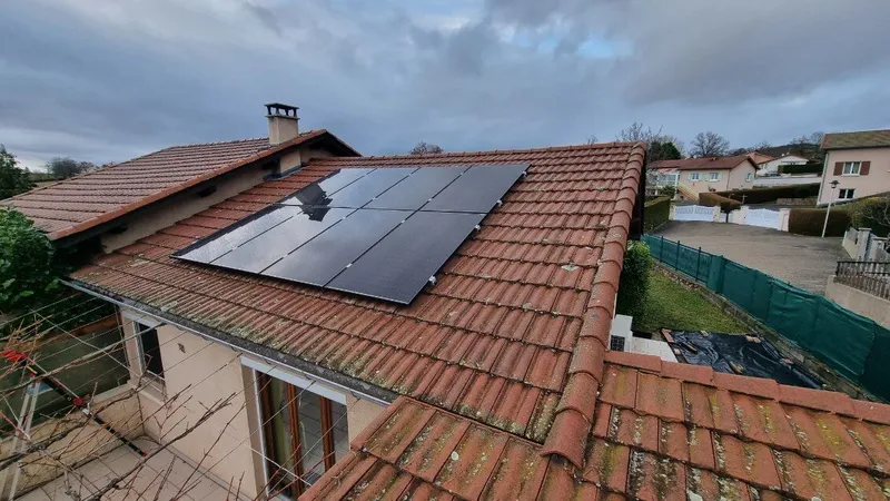 photovoltaique panneaux solaires production electricite 3600kwh an panissere