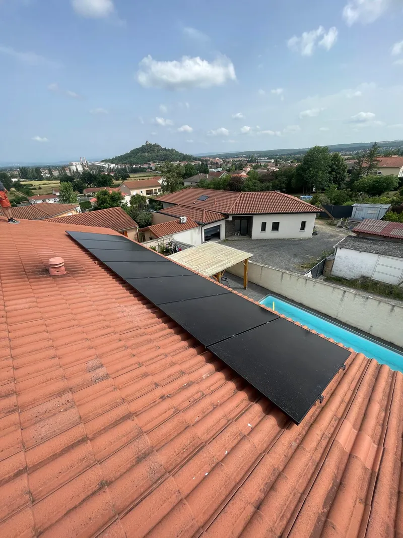 photovoltaique panneaux solaires production electricite 3600kwh an saint romain le puy